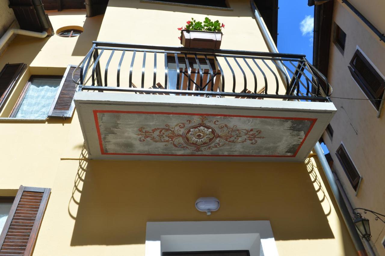 Casa Carma Vila Porto Ceresio Exterior foto